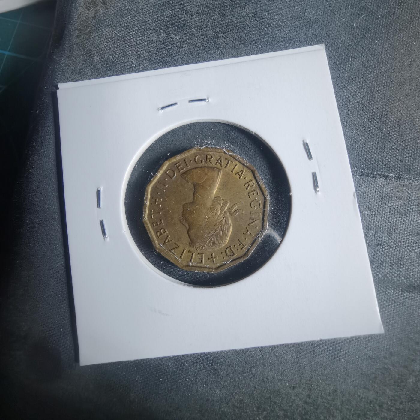 沼泽如烟--第933场 英国1964年3便士