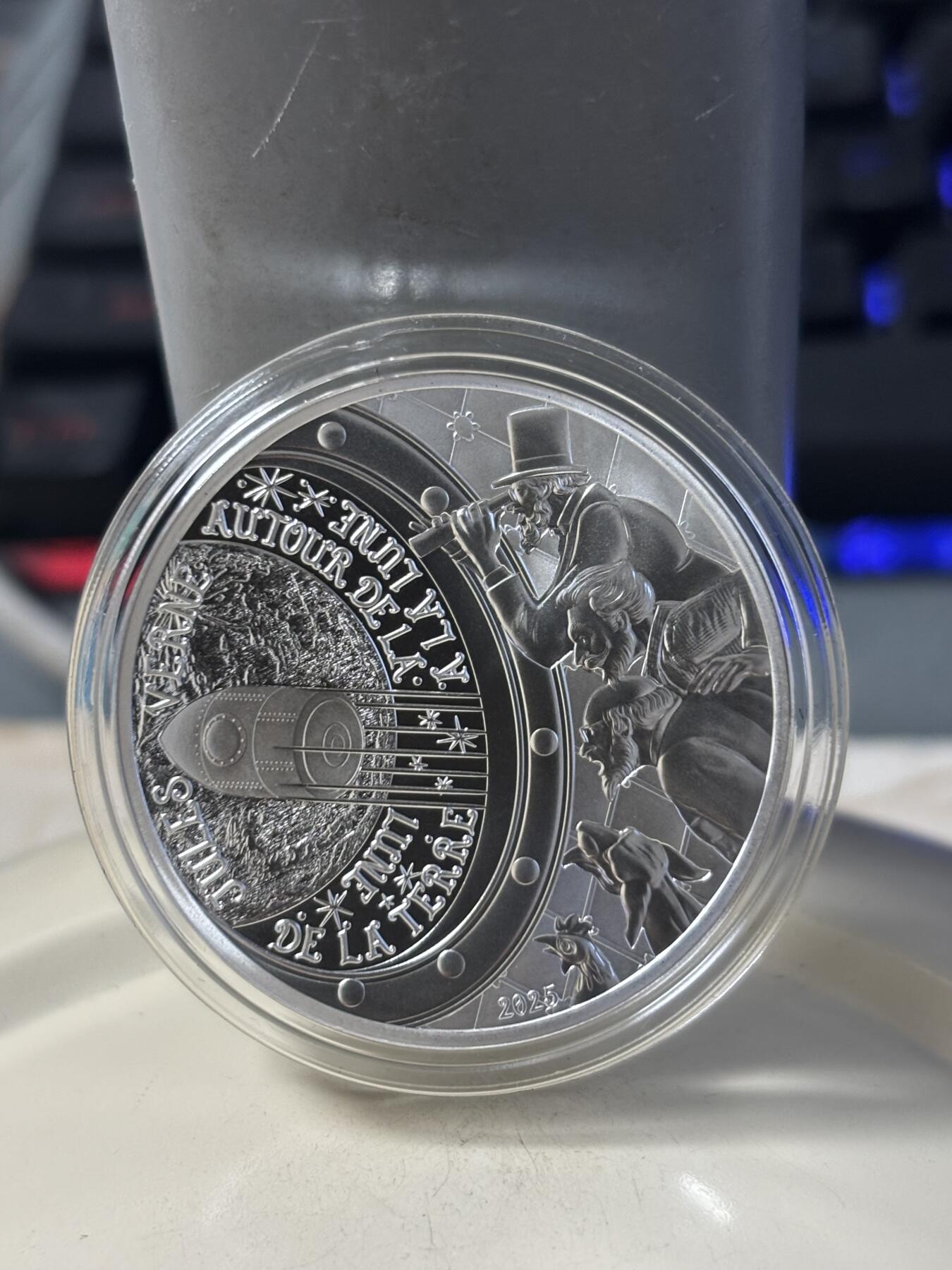 第186期拍卖 法国2025年儒勒凡尔纳120周年从地球到月球10欧纪念银币，999银，22.2克，发行2500枚