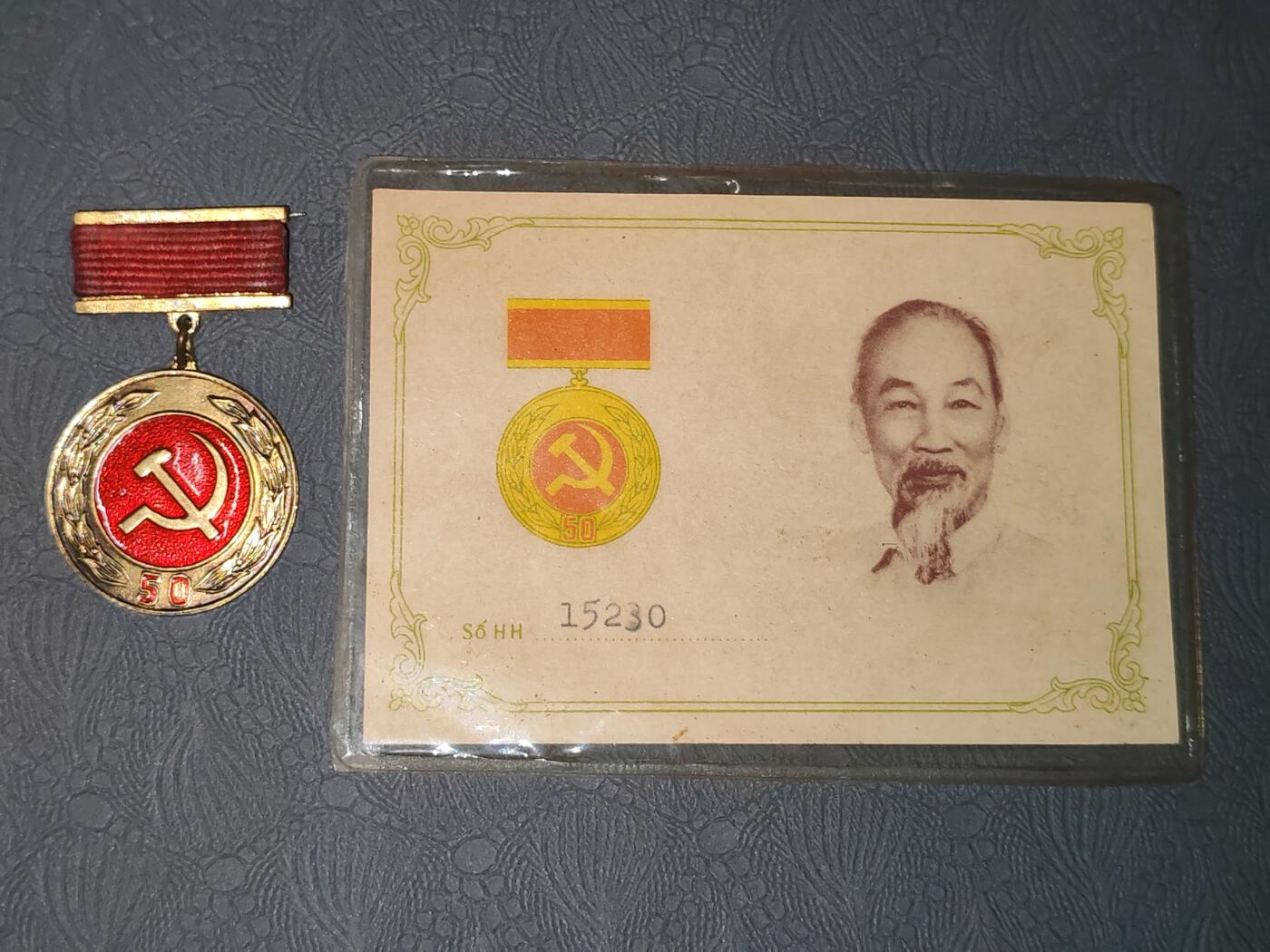 韵星假日拍卖第三十二期 -- Rimey Holidays Auction 32 越南社会主义共和国光荣在党五十年 上世纪早期版本 带证 证书非常稀少