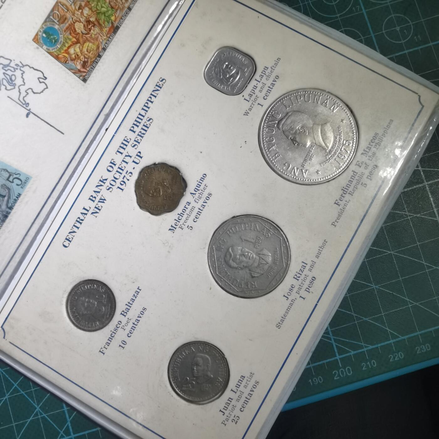 沼泽如烟--第933场 菲律宾纪念册有裂