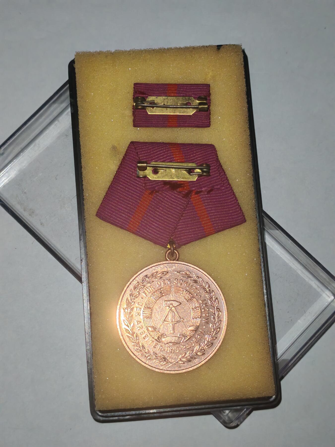 韵星假日拍卖第三十二期 -- Rimey Holidays Auction 32 民主德国铜级民防忠诚服务奖章带原盒略