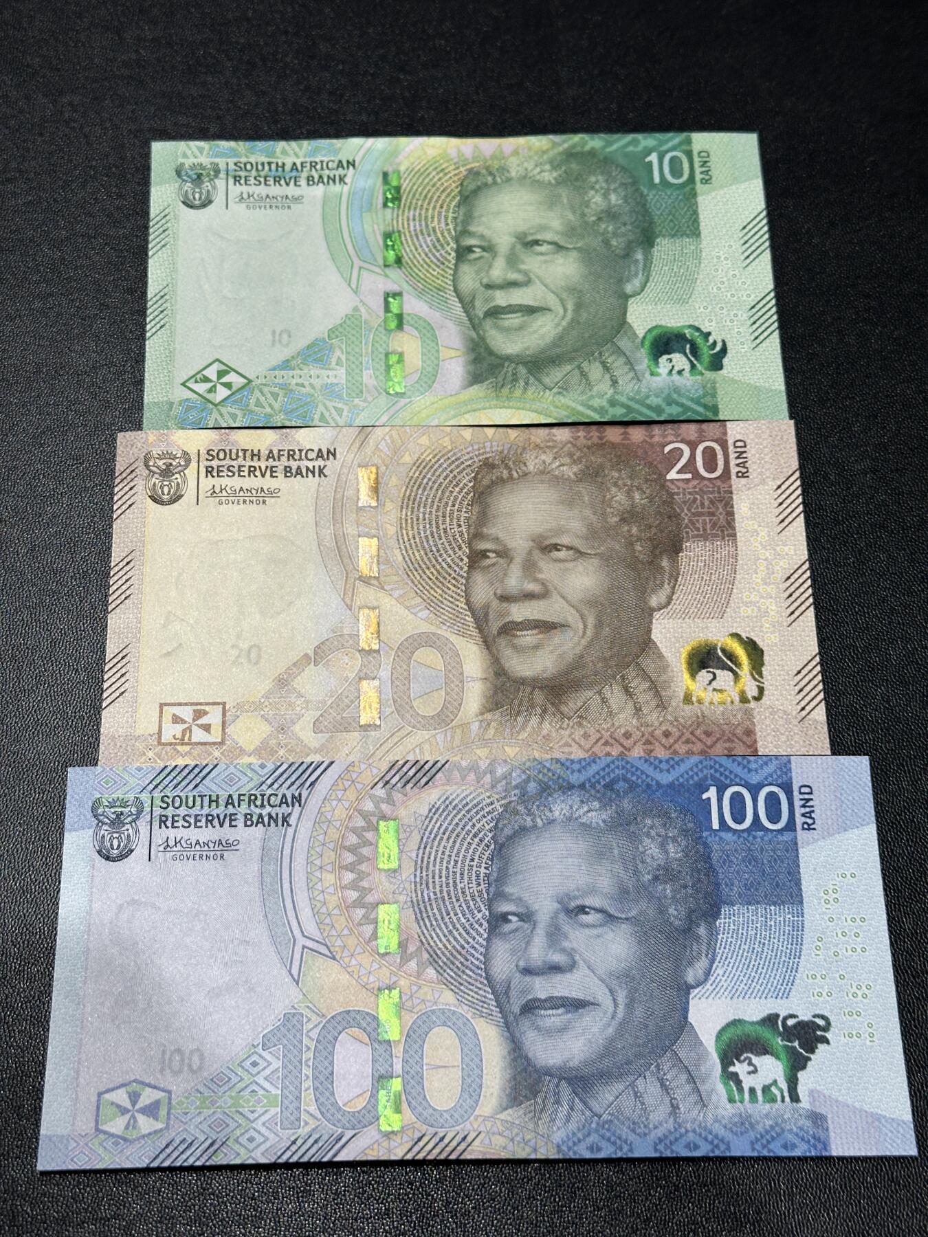 《外钞收藏家》第五百九十四期（畅拍场）（本平台长期征集拍品、欢迎藏友们联系合作） 南非人像版版10、20、100兰特 3张一起 全新UNC 都是无47靓号