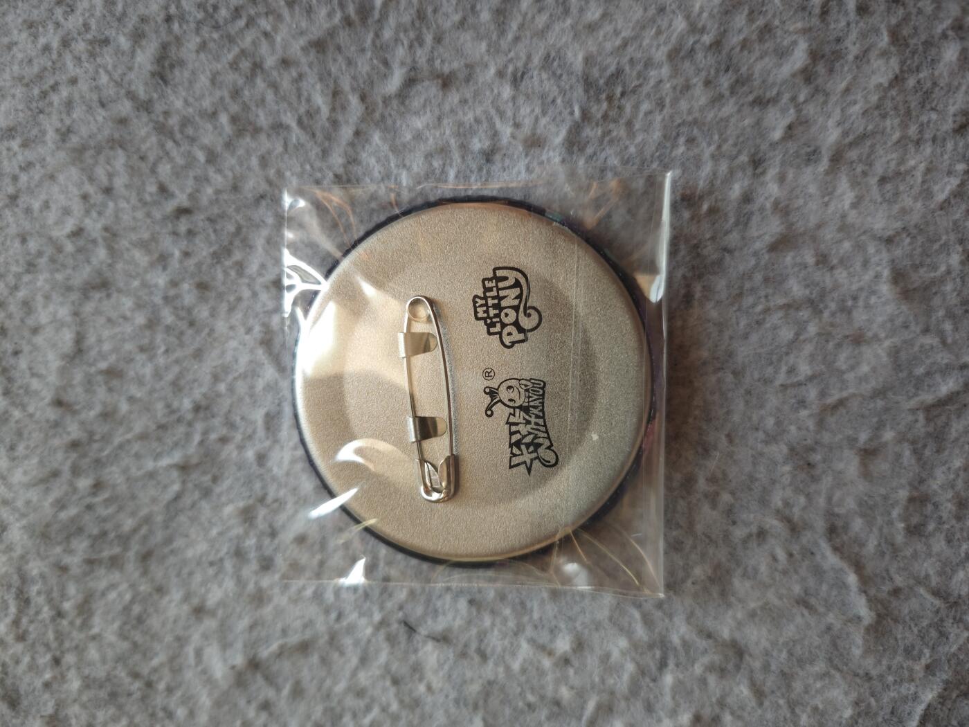 【随心含颖卡拍52期】卡游/集卡社/卡卡沃 抽卡机专场拍卖【无佣金】 卡游 小马宝莉 吧唧一个