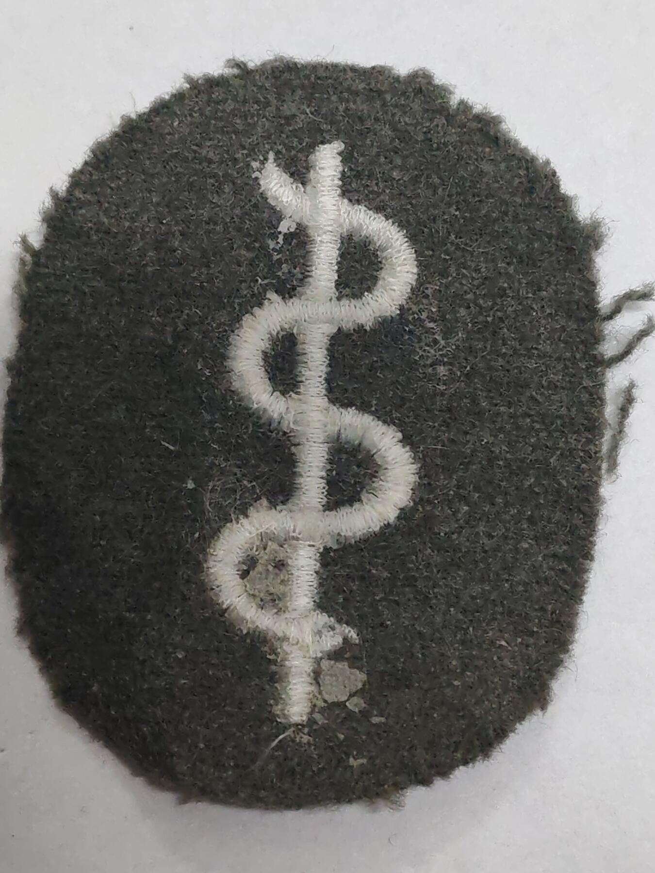 韵星假日拍卖第三十二期 -- Rimey Holidays Auction 32 民主德国军医臂章