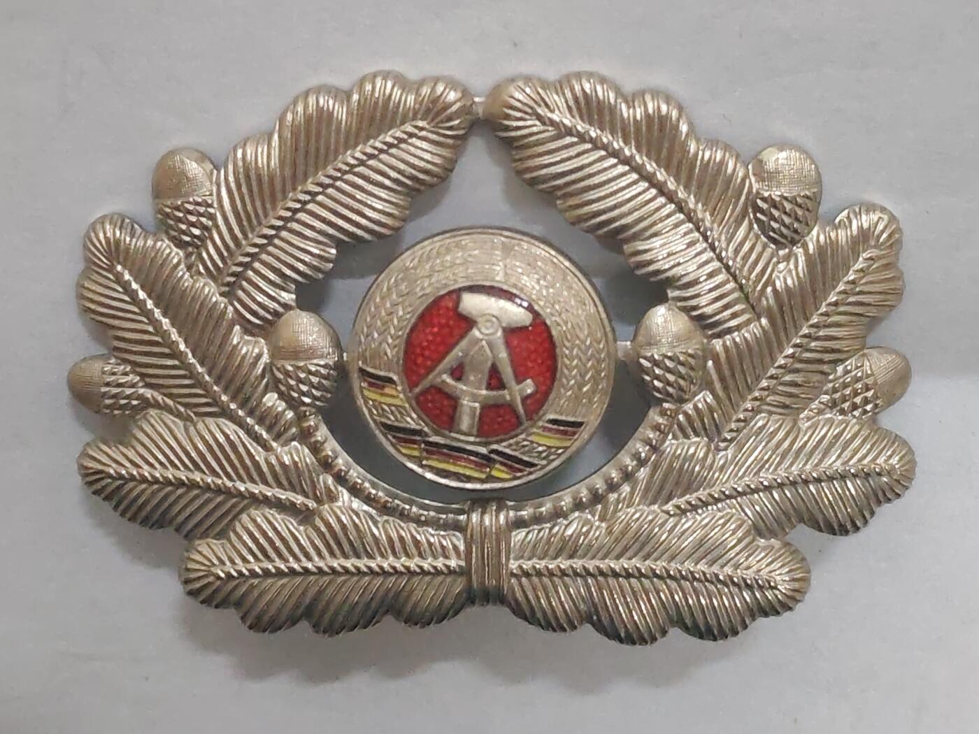 韵星假日拍卖第三十二期 -- Rimey Holidays Auction 32 民主德国军官帽徽