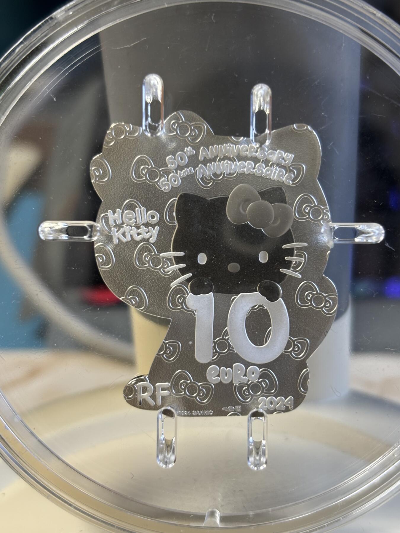 第186期拍卖 法国2024年Hello Kitty50周年纪念银币，999银，22.2克