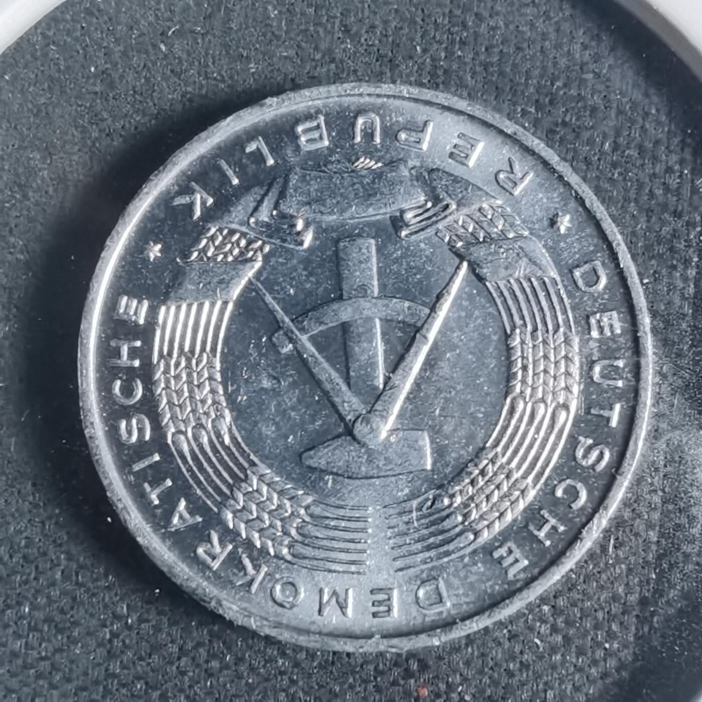 沼泽如烟--第933场 东德1968年1芬尼