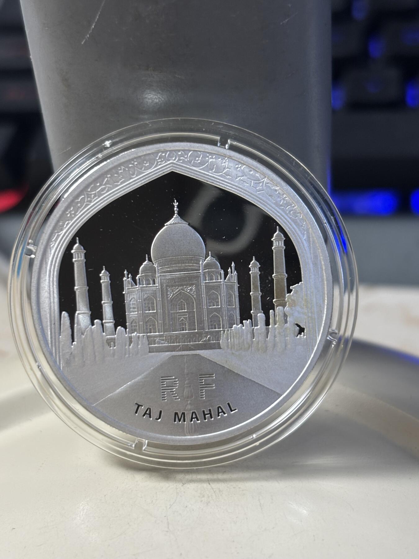 第186期拍卖 法国2010年世界文化遗产泰姬陵精制纪念银币，900银，22.2克，发行10000枚，有氧化
