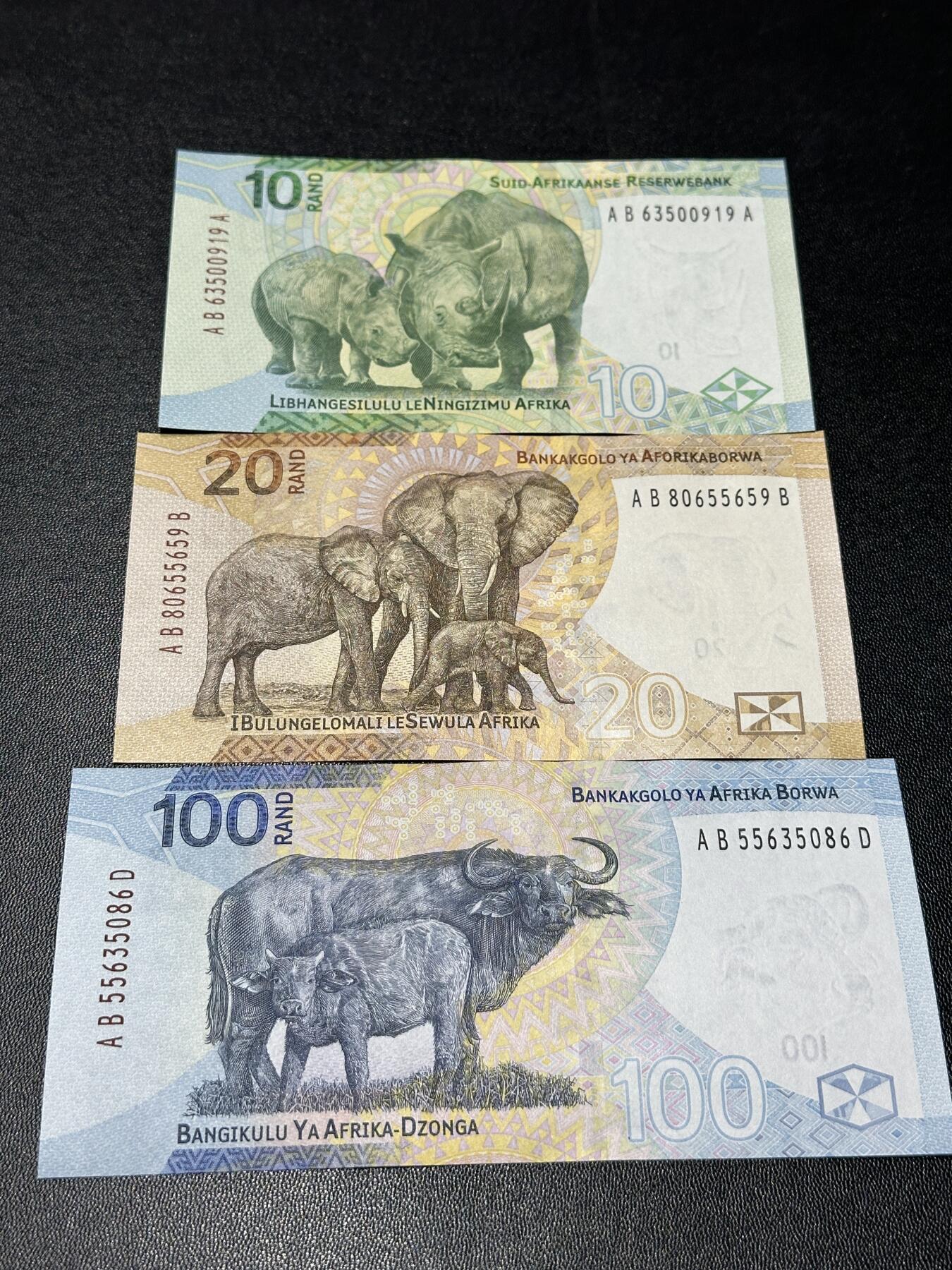 《外钞收藏家》第五百九十四期（畅拍场）（本平台长期征集拍品、欢迎藏友们联系合作） 南非人像版版10、20、100兰特 3张一起 全新UNC 都是无47靓号