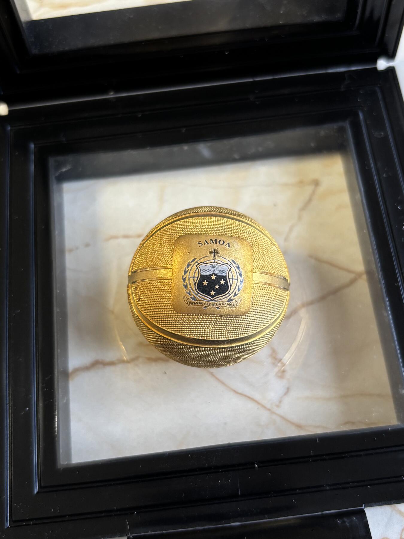 第186期拍卖 萨摩亚2020年篮球1盎司镀金3D立体球形纪念银币，有氧化，1盎司，镀24K金，发行2020枚