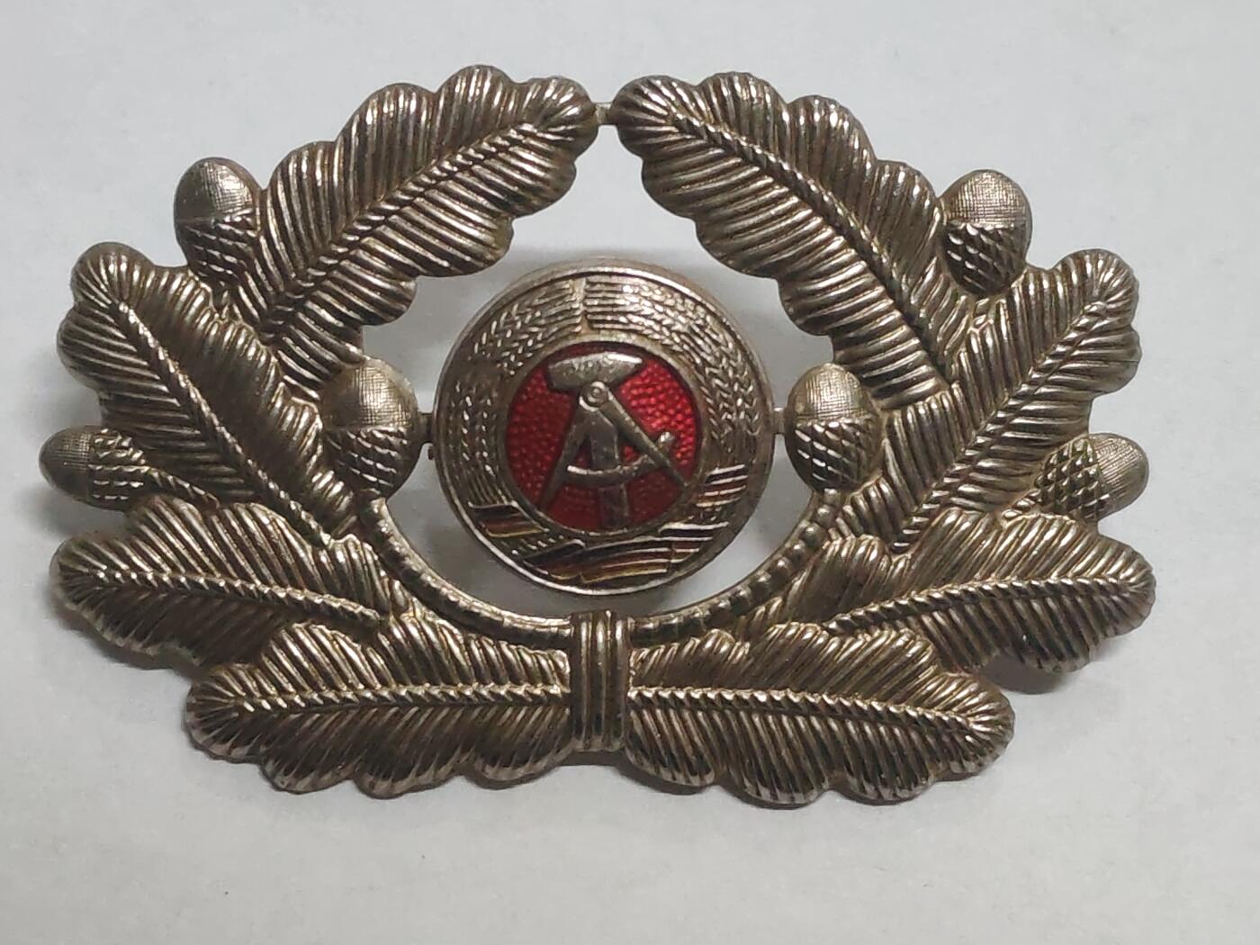 韵星假日拍卖第三十二期 -- Rimey Holidays Auction 32 民主德国军官帽徽