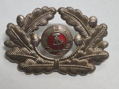 韵星假日拍卖第三十二期 -- Rimey Holidays Auction 32 - 民主德国军官帽徽