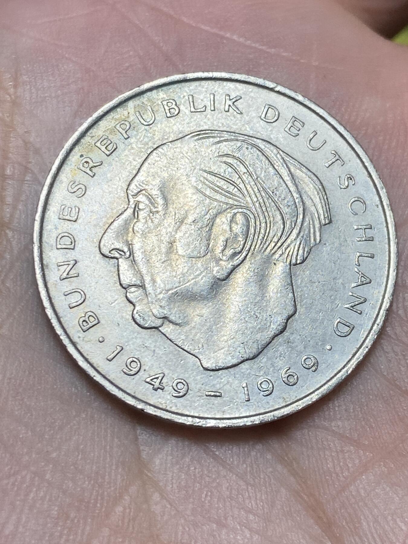 2025年第一百三十六场(总第一百六十二场）外国好品纸夹散币场(免佣金)