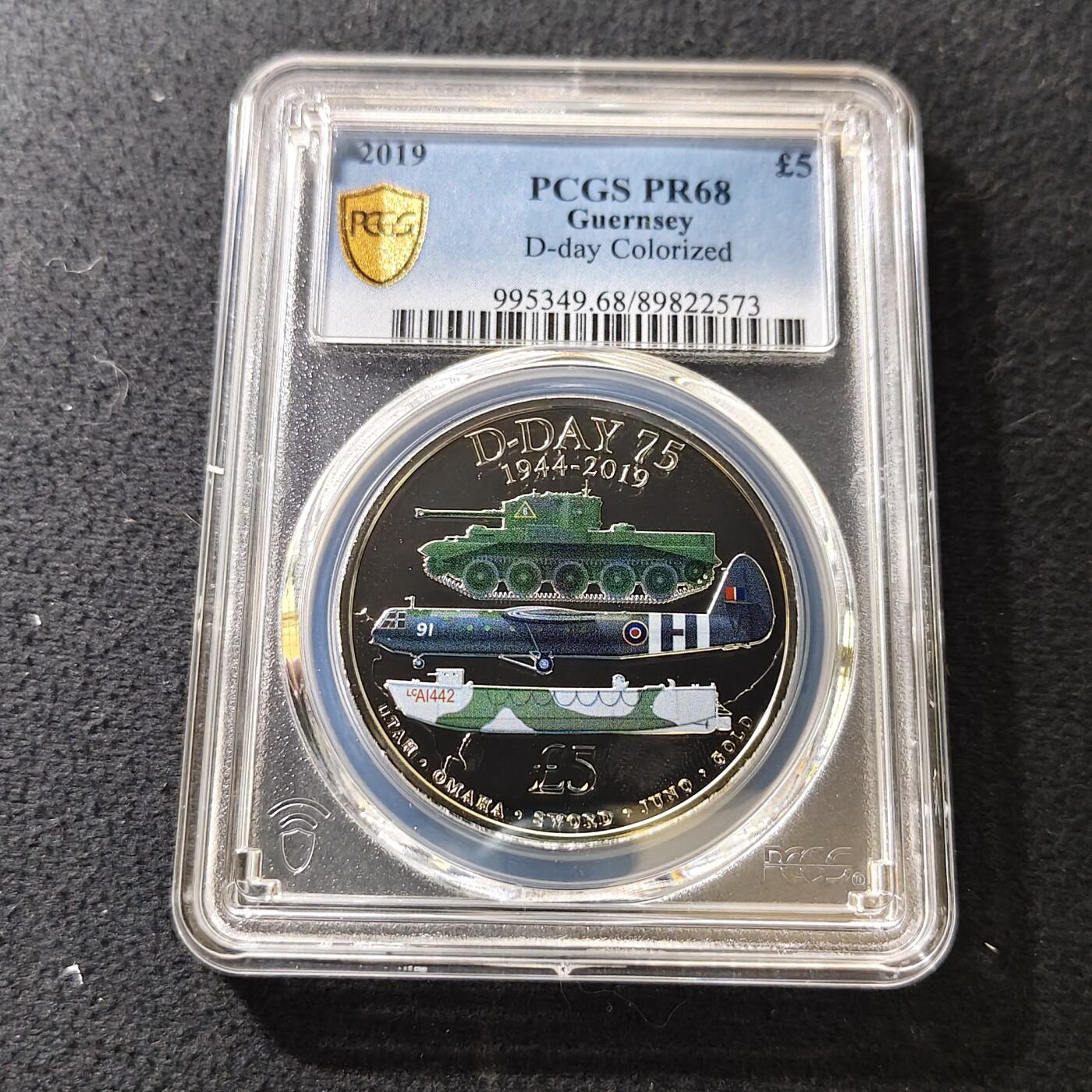 【全场包邮】纯粹捡漏拍487场（免费代拍第24场） 【收藏级·冠军分】根西2019年5镑D-DAY日75周年彩色克朗型纪念币-PCGS PR68