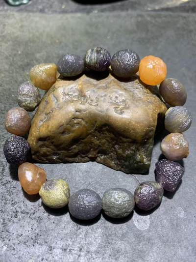 精美阿拉善紫罗兰系多宝筋脉石原石手串一条 - 精美阿拉善紫罗兰系多宝筋脉石原石手串一条