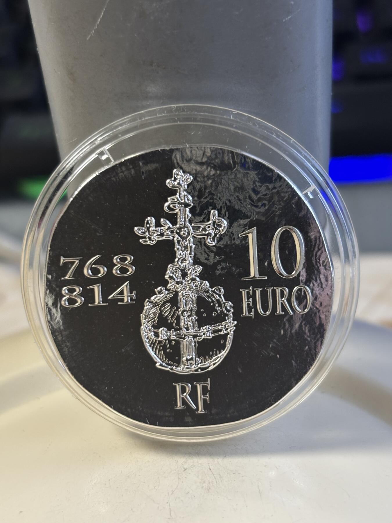 第186期拍卖 获奖法国2011年君王系列查理曼大帝仿古纪念银币，900银，发行20000枚，22.2克