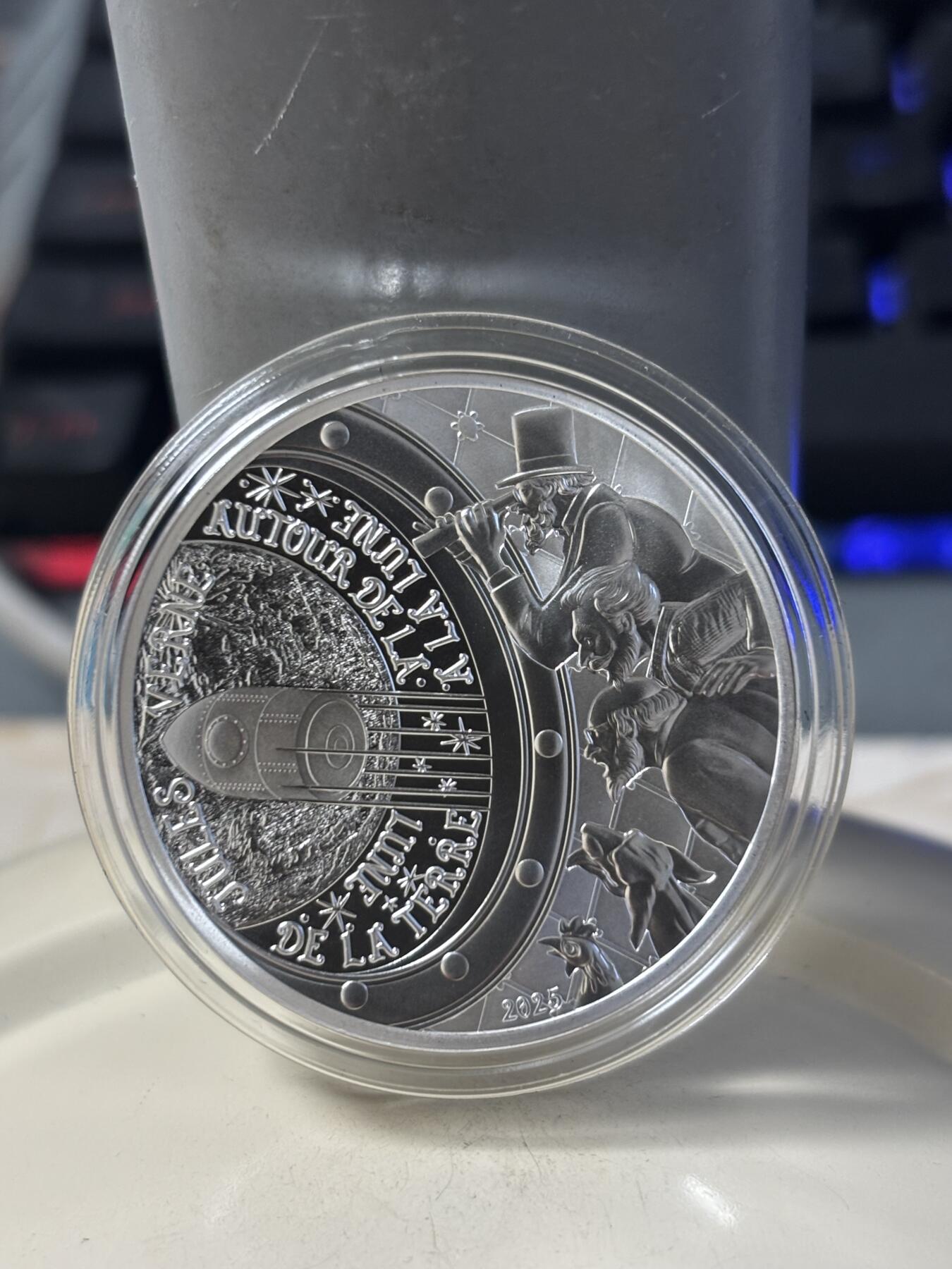 第186期拍卖 法国2025年儒勒凡尔纳120周年从地球到月球10欧纪念银币，999银，22.2克，发行2500枚