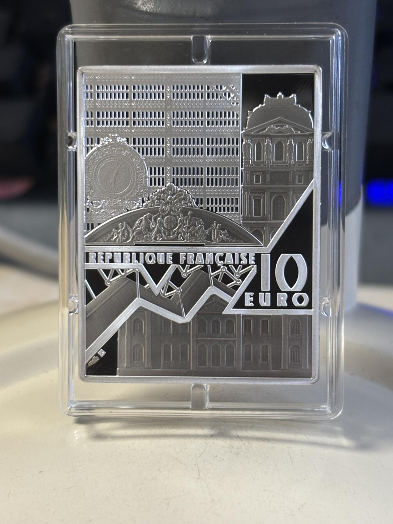 第186期拍卖 法国2023年卢浮宫杰作系列日本艺妓矩形纪念彩银币，999银，22.2克，发行3000套