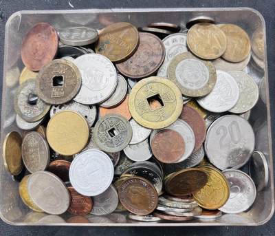 文馨钱币收藏第 285 场，【 长期接收代拍品】银币，评级币，散币场 - 好品各国硬币，游戏纪念章币等，两斤多，算两斤