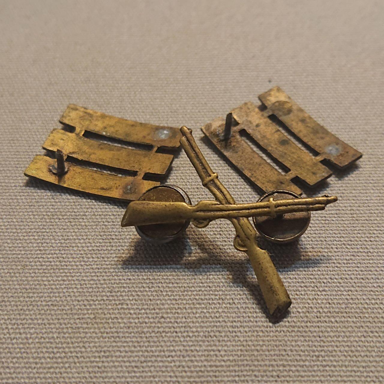 【第叁場】近代勋奖章徽章服饰杂项专场 民国步兵野战服领章阶级章一组