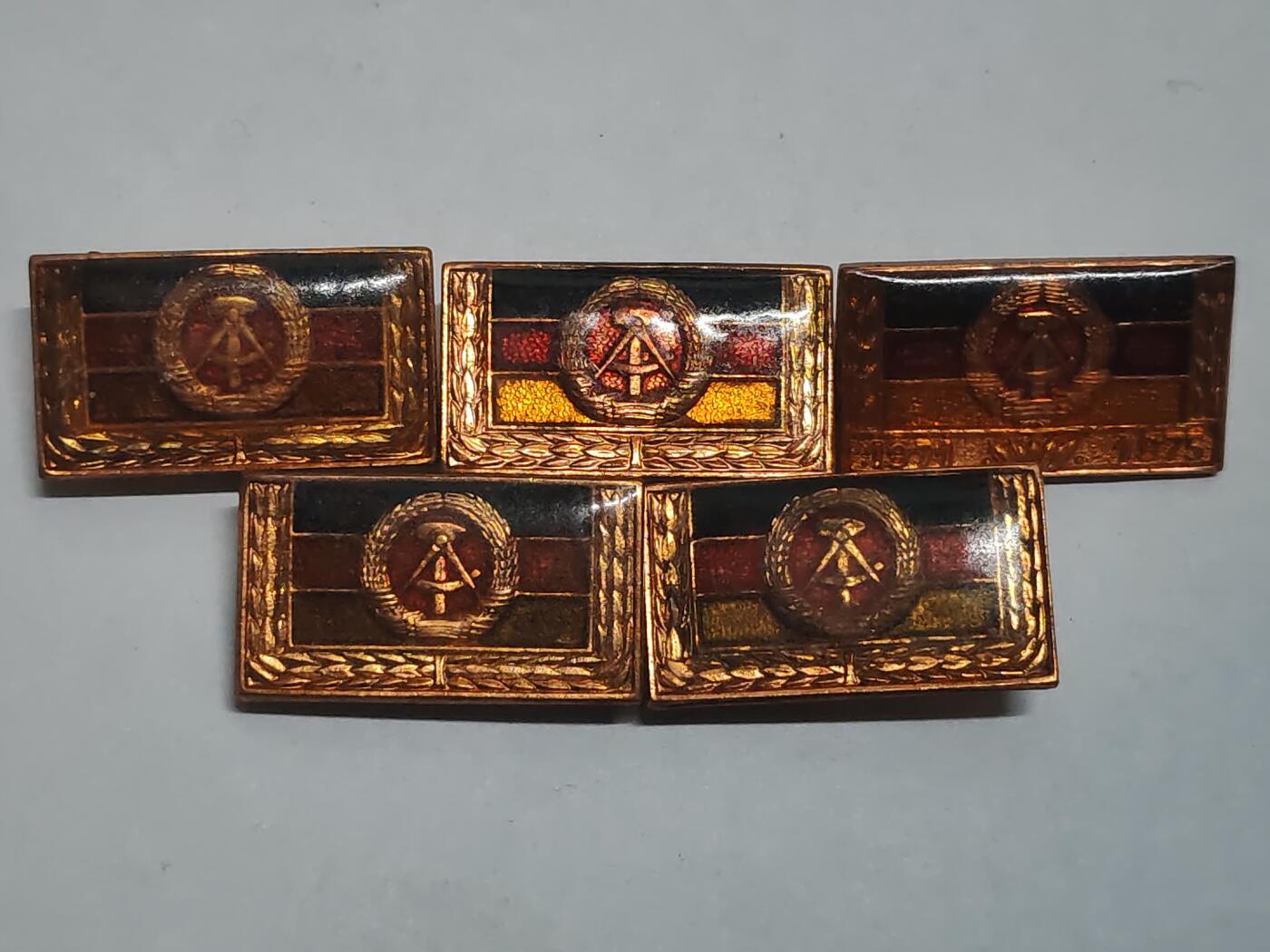 韵星假日拍卖第三十二期 -- Rimey Holidays Auction 32 民主德国集体劳动荣誉五次获得五枚