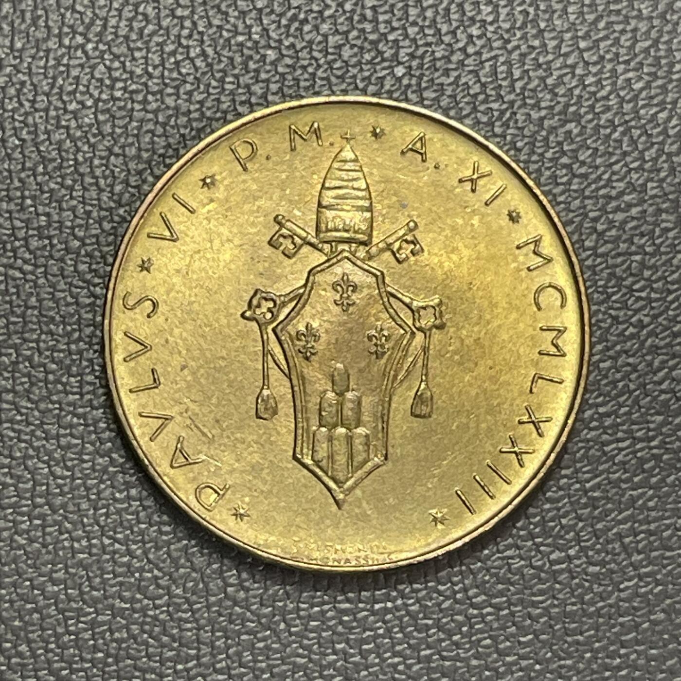 回流1222 全新梵蒂冈1973年20里拉 雄鹿饮泉的图案，源自《诗篇》第42篇“如鹿渴慕溪水”是基督教中灵魂渴求上帝的象征