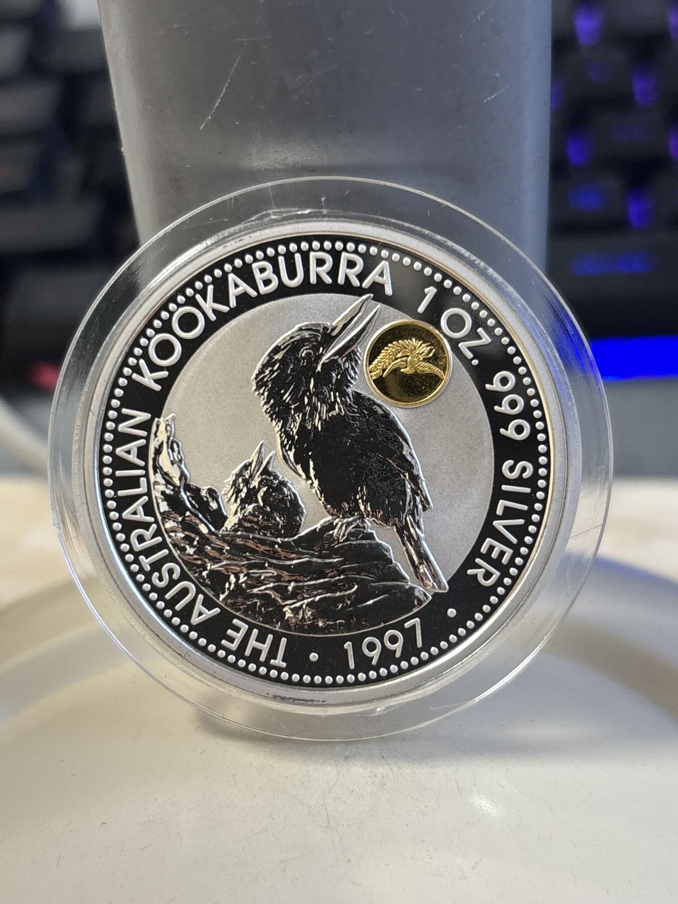 第186期拍卖 澳大利亚1997年翠鸟镶嵌0.5克黄金龙私印1盎司纪念银币原盒证书，999银。