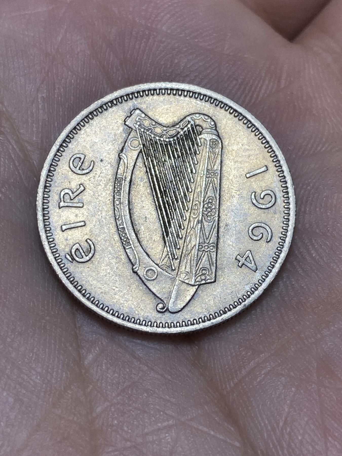 2025年第一百三十六场(总第一百六十二场）外国好品纸夹散币场(免佣金) 爱尔兰🇮🇪1964年1先令(共和国时期第一套第二版)