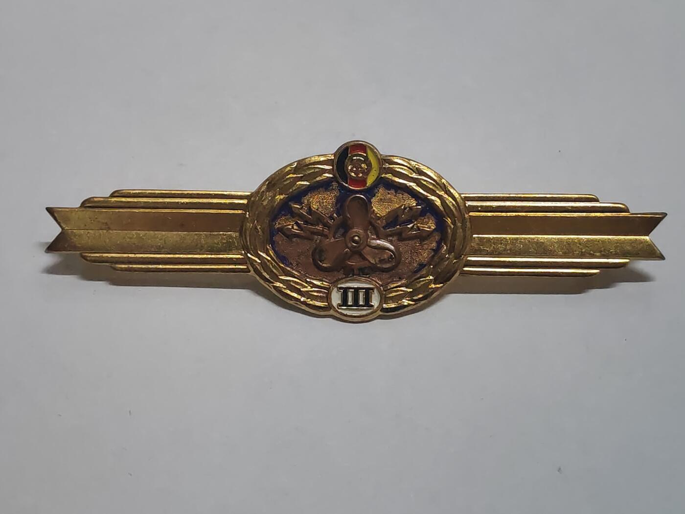 韵星假日拍卖第三十二期 -- Rimey Holidays Auction 32 民主德国一等海军技术人员技能章