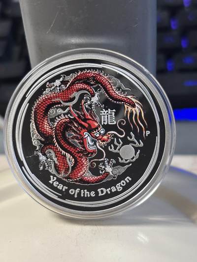 第186期拍卖 - 澳大利亚2012年龙年生肖彩色1盎司纪念银币，999银