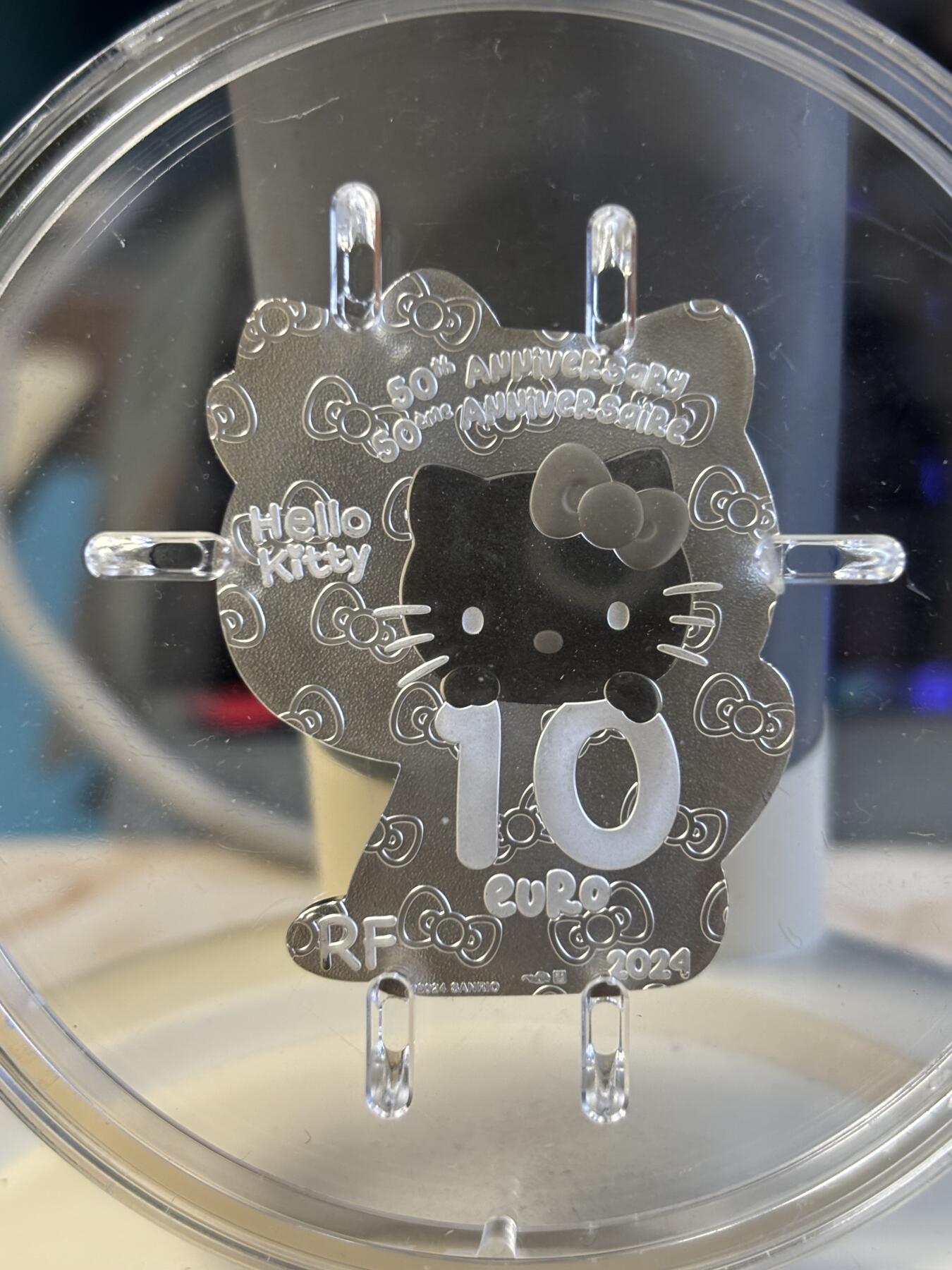 第186期拍卖 法国2024年Hello Kitty50周年纪念银币，999银，22.2克