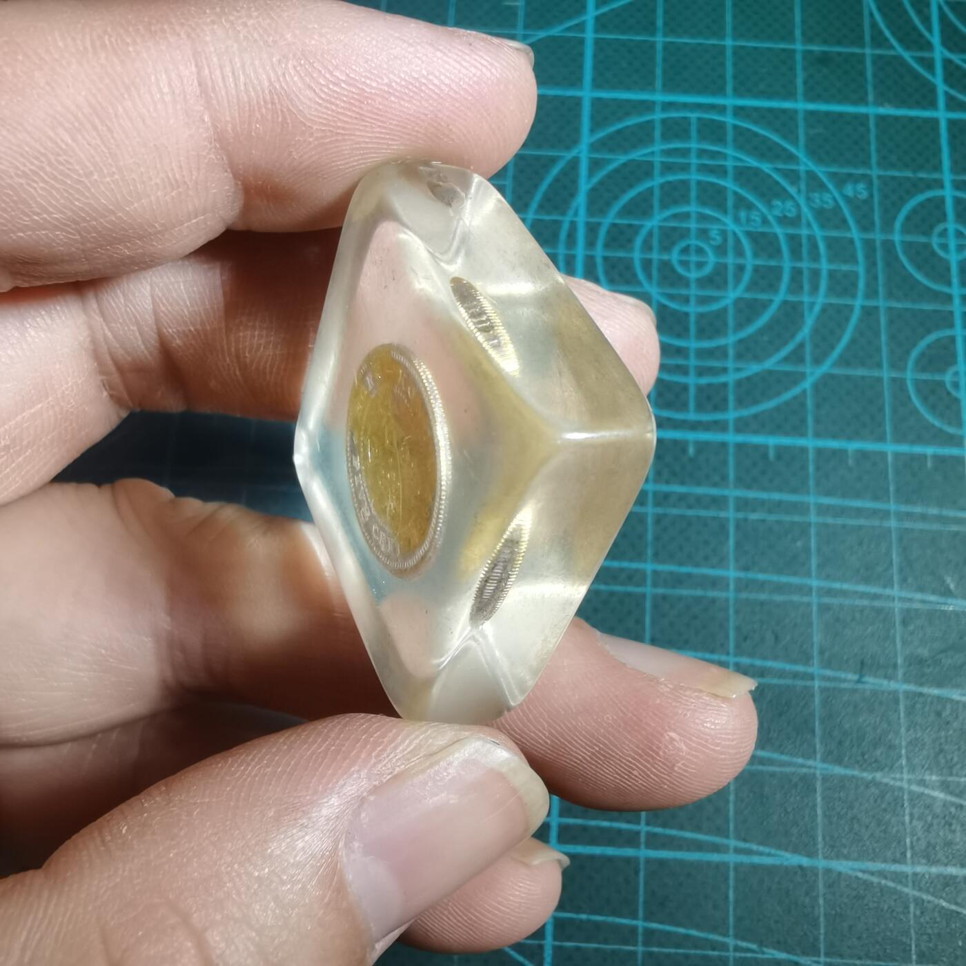 沼泽如烟--第933场 香港五仙树脂挂件