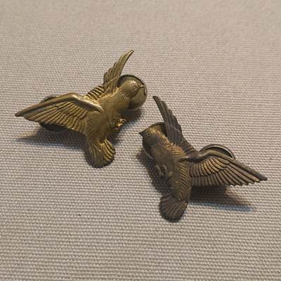 【第叁場】近代勋奖章徽章服饰杂项专场 - 抗战胜利—黑衣长官铜质地领章