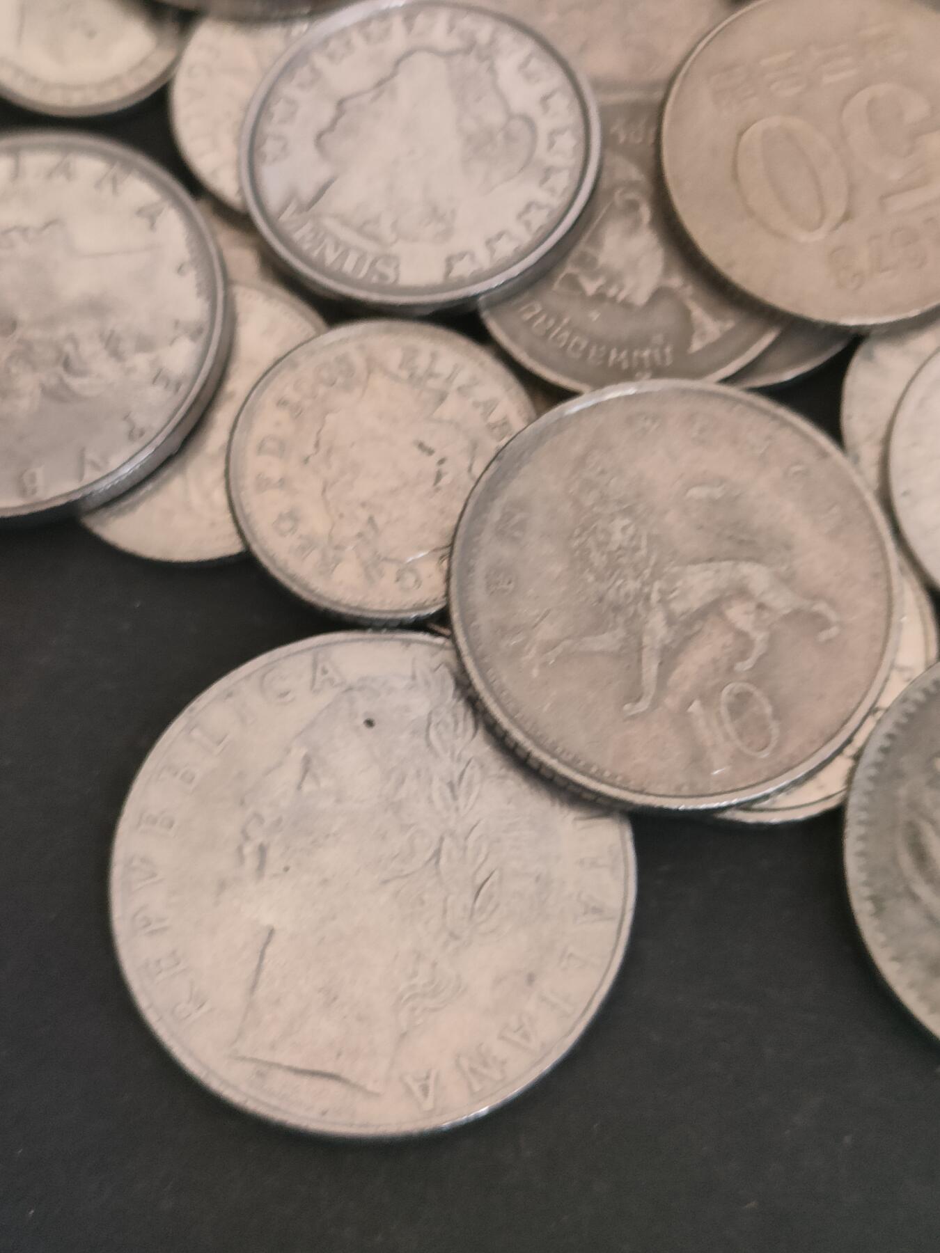 猩哥外币小铺➨【第209场】 钱币40个