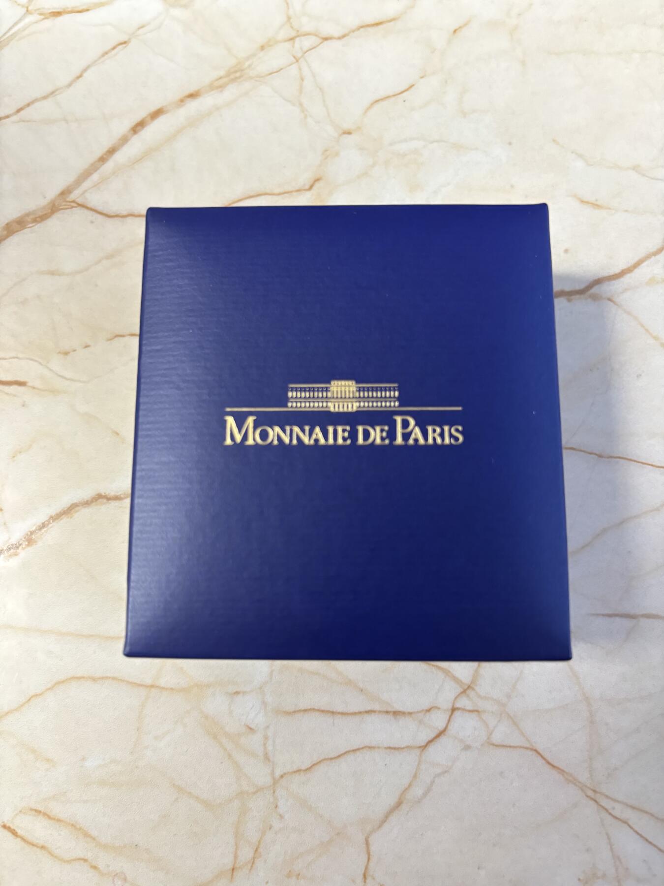 第186期拍卖 法国2010年世界文化遗产泰姬陵精制纪念银币，900银，22.2克，发行10000枚，有氧化