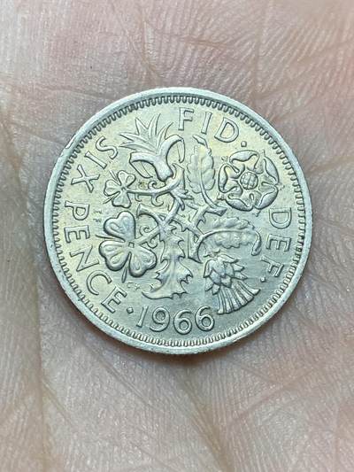 2025年第一百三十六场(总第一百六十二场）外国好品纸夹散币场(免佣金) - 英国🇬🇧1966年6便士(伊丽莎白二世青年桂冠第二版)