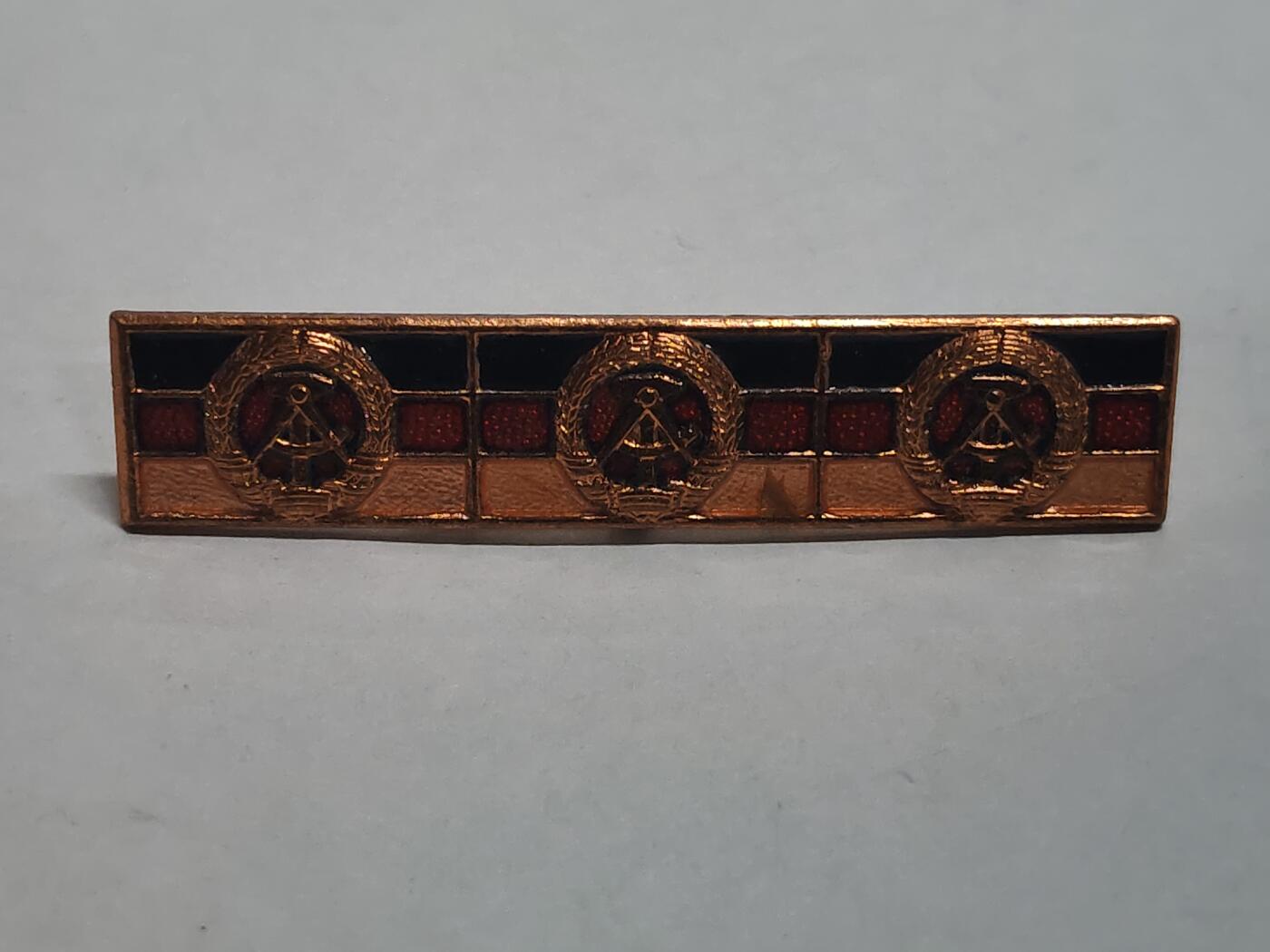 韵星假日拍卖第三十二期 -- Rimey Holidays Auction 32 民主德国集体劳动荣誉三次获得