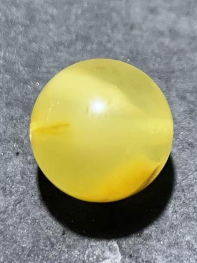 天然俄料原矿蜜蜡通货圆珠一颗 - 天然俄料原矿蜜蜡通货圆珠一颗