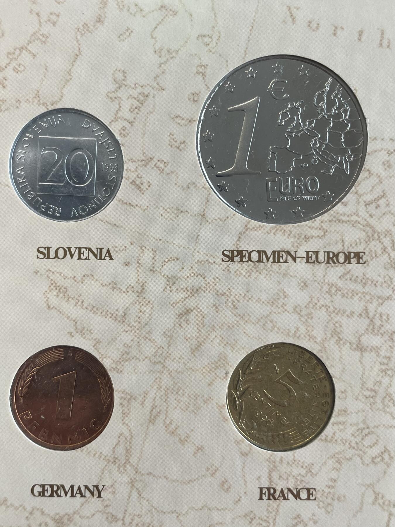 回流1215 中国钱币公司2000年发行 世界贸易组织120个成员国硬币 小日本2002年3000元购于北京通州邮政局集邮门市部（附收据）