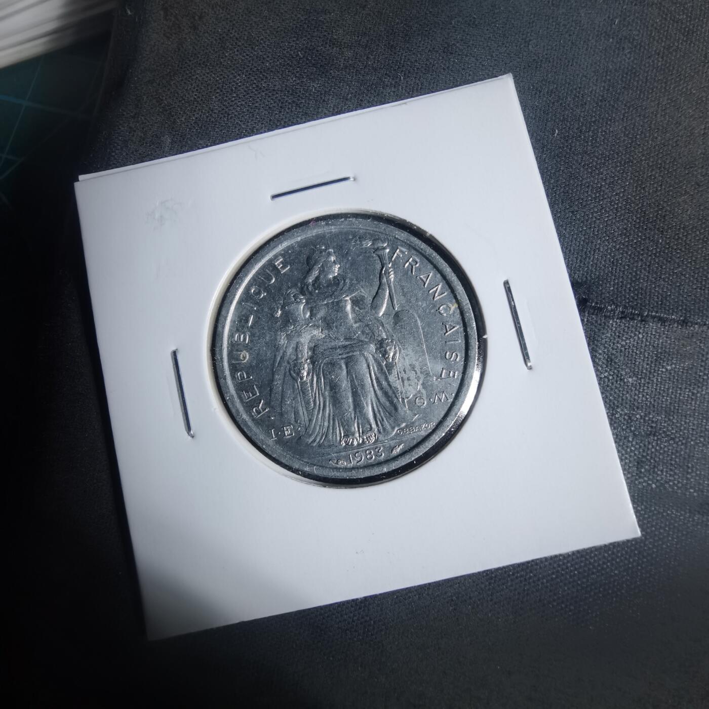 沼泽如烟--第933场 法属新喀里多尼亚1983年2法郎