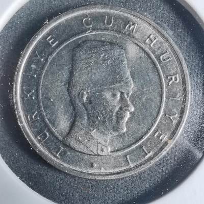 沼泽如烟--第933场 - 土耳其2002年10万里拉