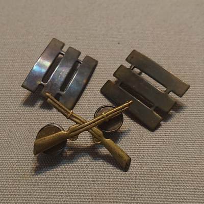 【第叁場】近代勋奖章徽章服饰杂项专场 - 民国步兵野战服领章阶级章一组