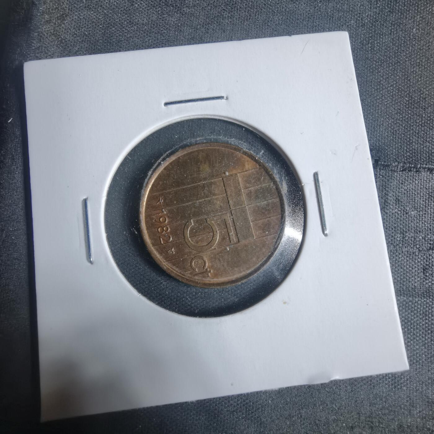 沼泽如烟--第933场 荷兰1982年五分