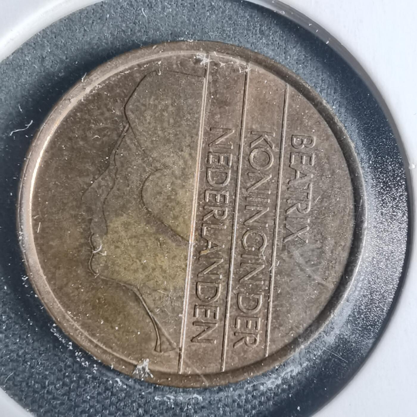 沼泽如烟--第933场 荷兰1982年五分