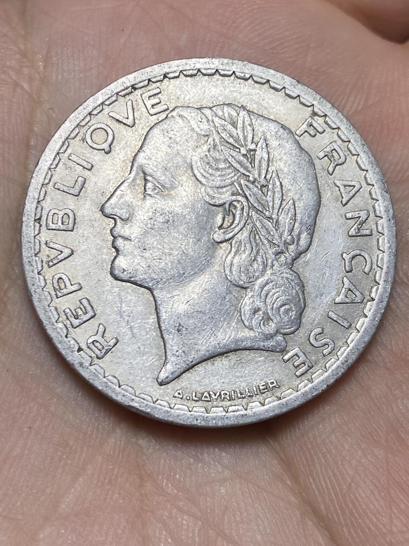 2025年第一百三十六场(总第一百六十二场）外国好品纸夹散币场(免佣金) 法兰西第四共和国1945年5法郎(首发年)