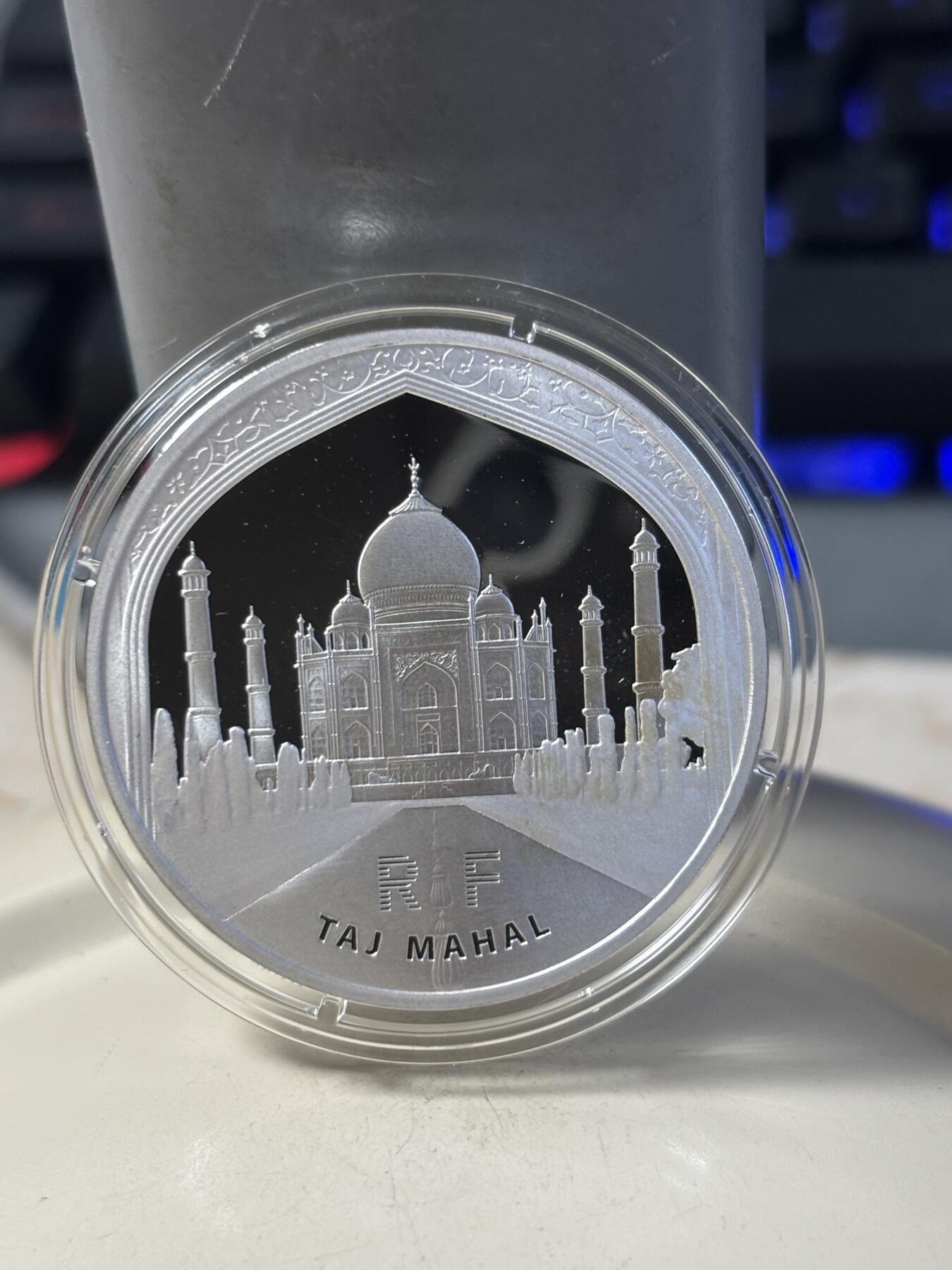第186期拍卖 法国2010年世界文化遗产泰姬陵精制纪念银币，900银，22.2克，发行10000枚，有氧化
