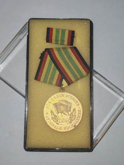 韵星假日拍卖第三十二期 -- Rimey Holidays Auction 32 - 民主德国金级人民军圆满服役奖章带原盒略 极品高等级