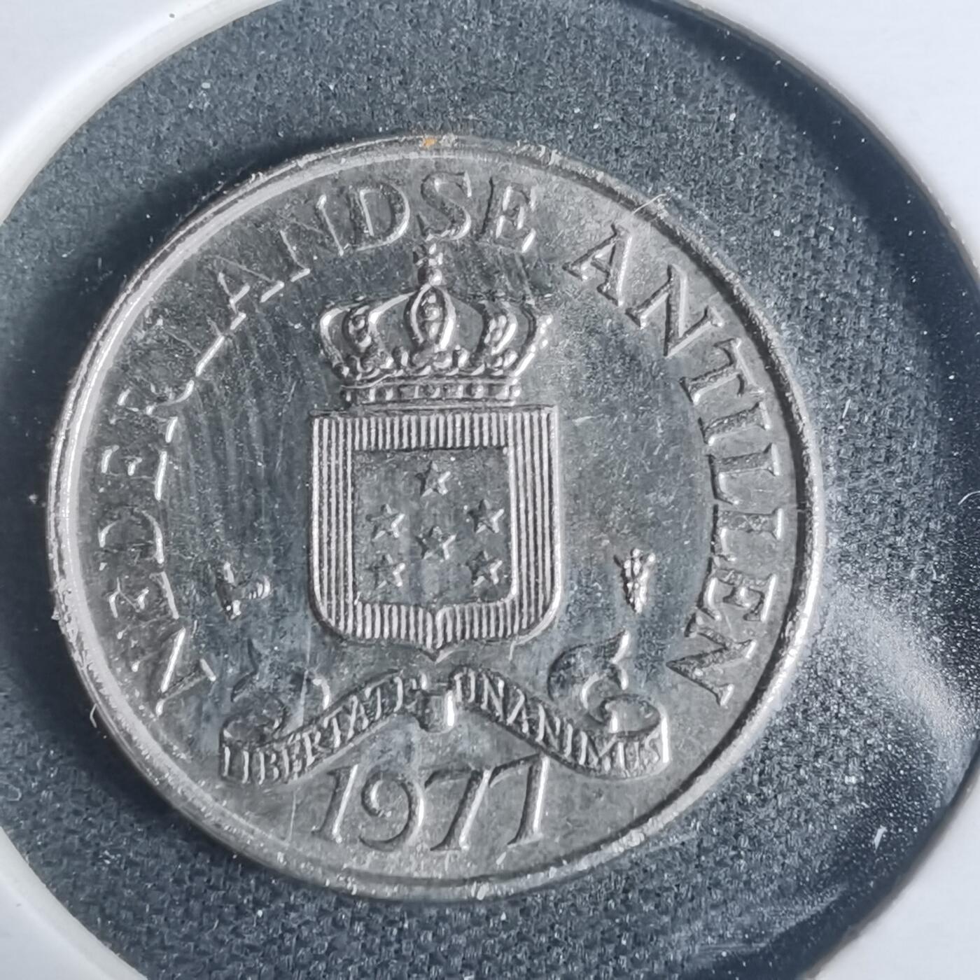 沼泽如烟--第933场 荷属安的列斯1977年25分