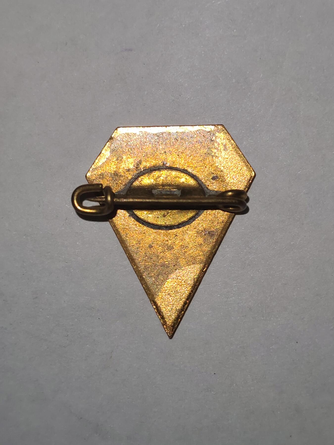 韵星假日拍卖第三十二期 -- Rimey Holidays Auction 32 捷克斯洛伐克人民军陆军射击学院证章 非常少见 铜热珐琅