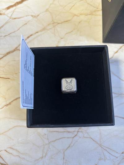 第186期拍卖 - 斐济2023年兔年骰子1盎司异形纪念银币，999银，发行888枚,有氧化，